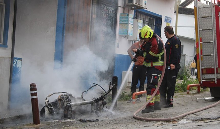 Aydın’da elektrikli motosiklet küle döndü
