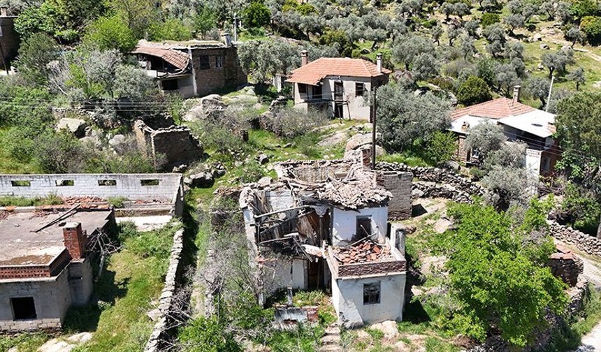 Gençler gitti, mahalle hayalet köye döndü