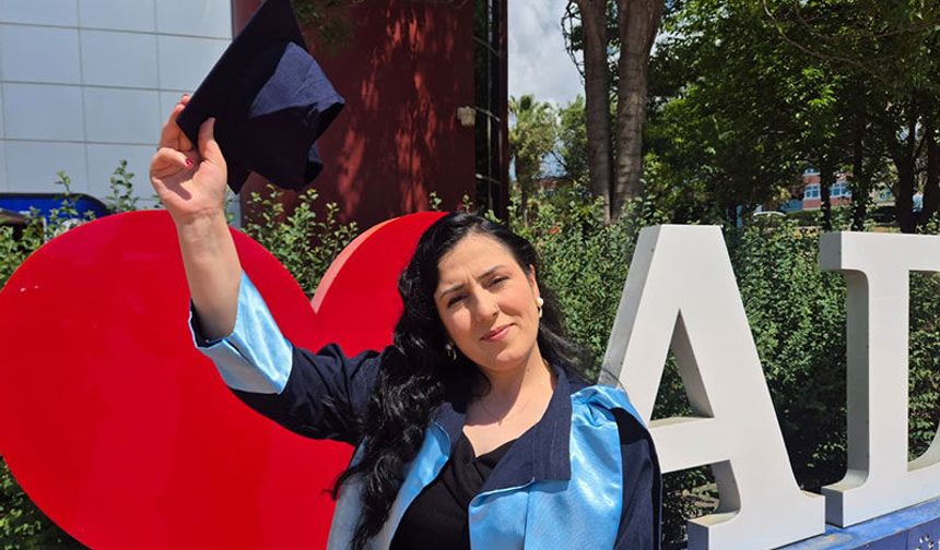 Nöbetten çıkıp ders çalıştı, bölümünü birincilikle bitirdi