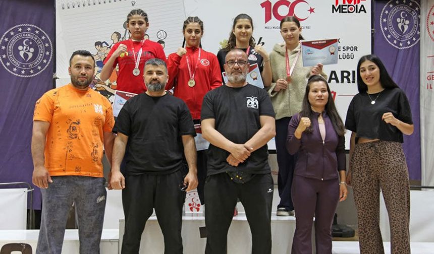 Aydınlı sporcular Uşak’tan madalya ile döndü