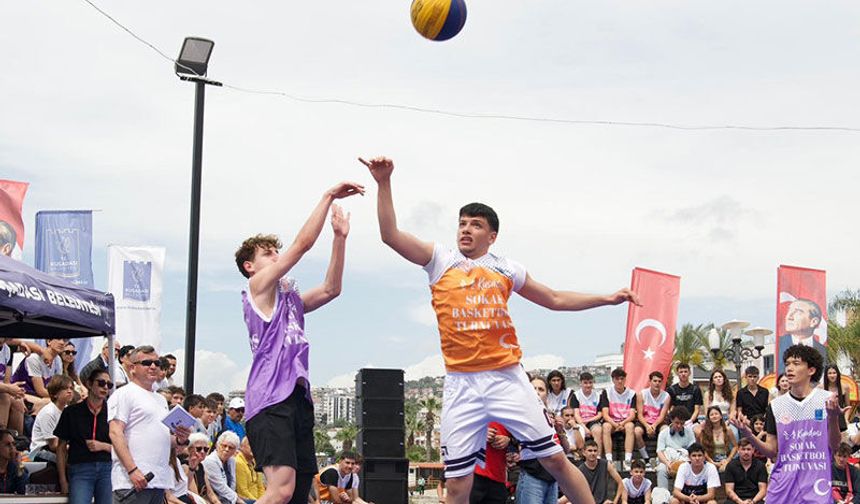 Kuşadası'nda basketbol turnuvası başladı
