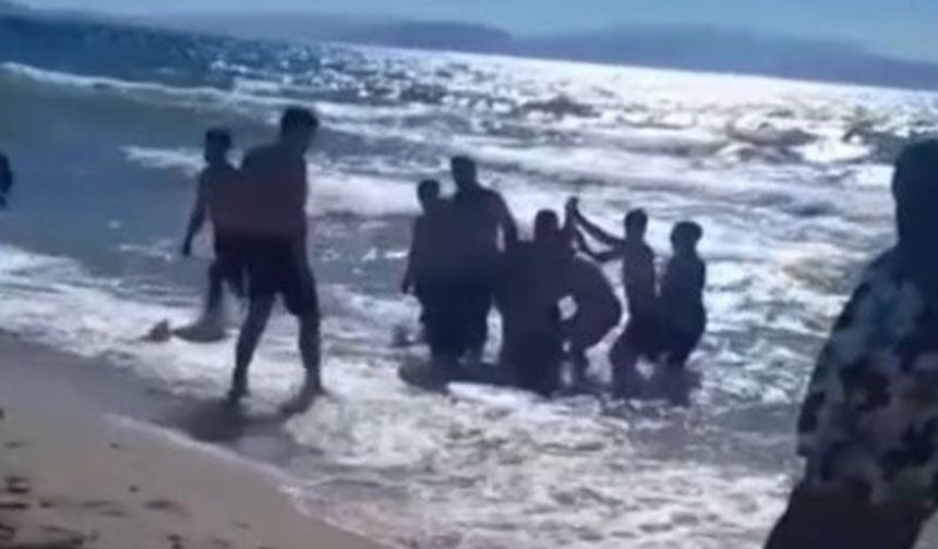 Kuşadası plajında korku dolu anlar