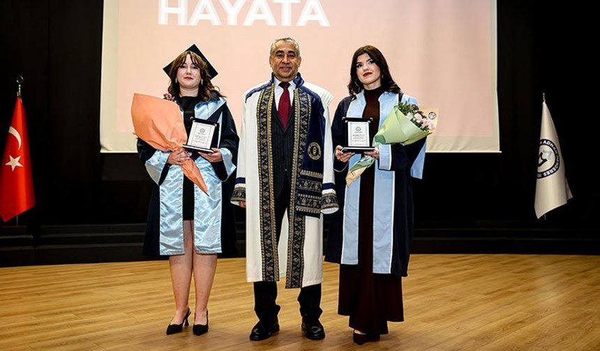 ADÜ İletişim Fakültesi’nde mezuniyet coşkusu