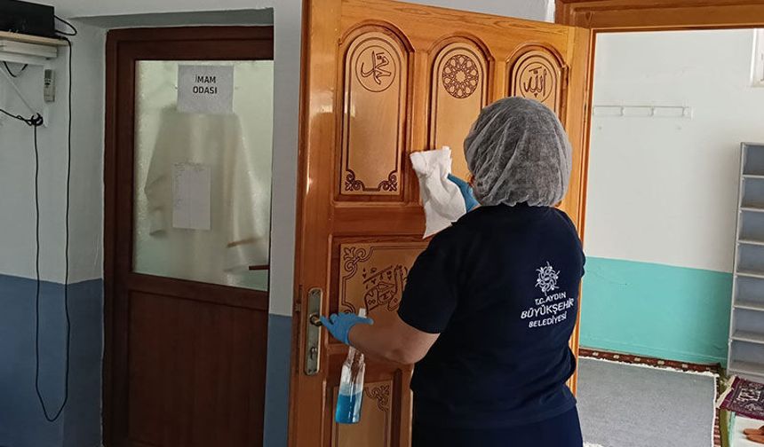 Büyükşehir Belediyesi’nden Kurban Bayramı öncesi camilerde temizlik