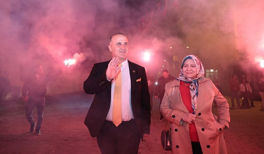 İncirliova'da Hıdırellez coşkusu geceyi aydınlattı