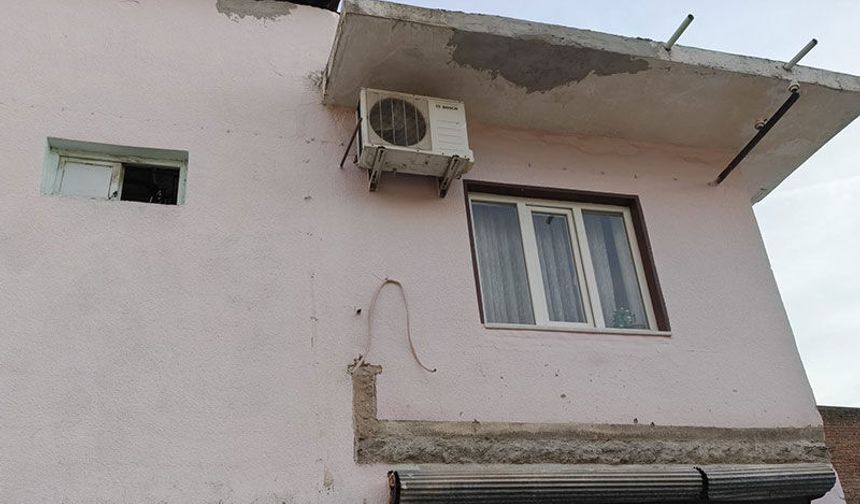 Balkonu çöken bina mühürlendi