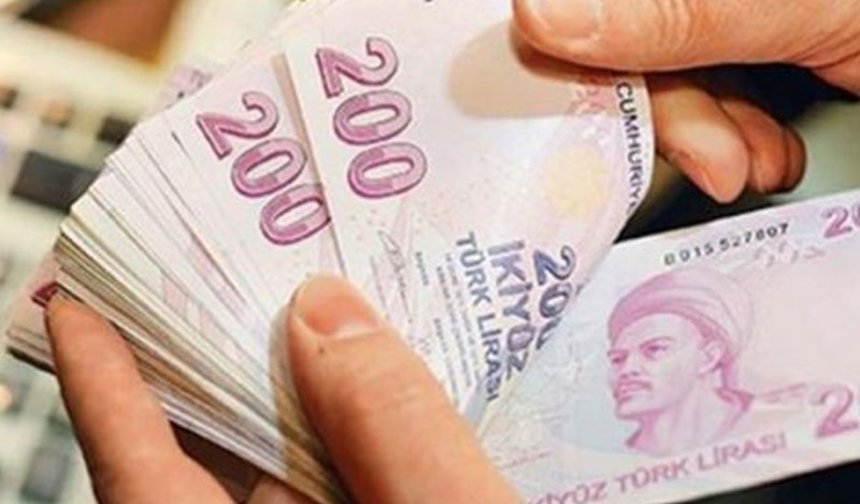 Emeklilerin hesabına bu ay iki ödeme birden yatacak