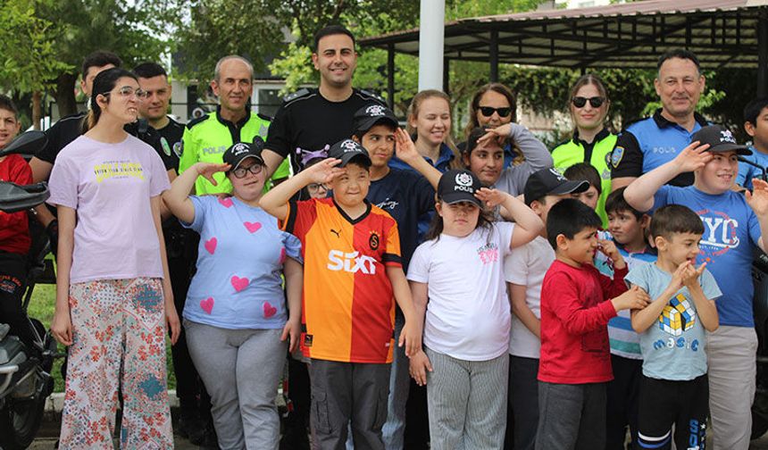 Polislerden özel çocuklara unutulmaz gün