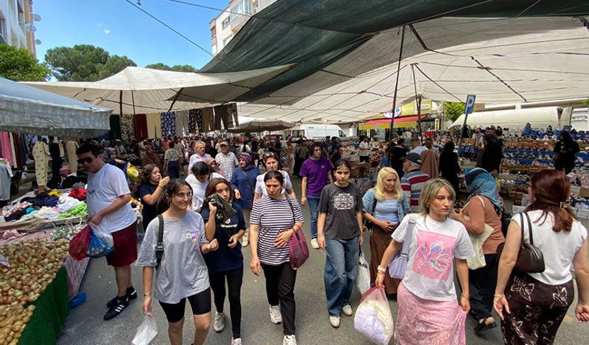 Tarihi Salı Pazarı'nda bayram bereketi