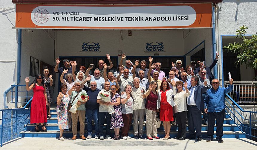 Yarım asır sonra aynı okulda bir araya geldiler