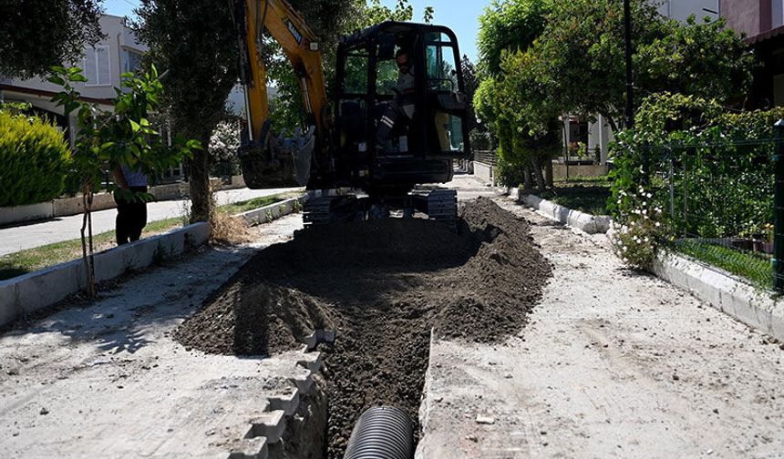 Kuşadası'nda 294 metrelik yağmur suyu hattı çalışması başladı