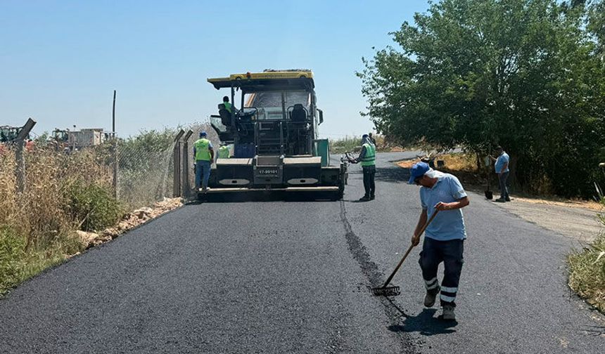 Aydın’ın tüm ilçelerinde yol yapım ve yenileme çalışmaları devam ediyor