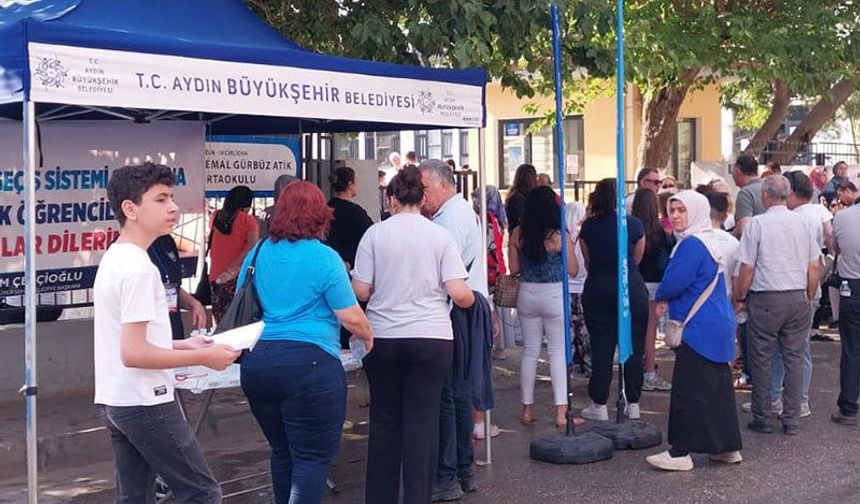 Büyükşehir Belediyesi’nden LGS’ye katılan öğrencilere destek