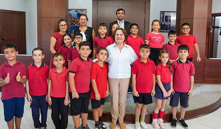 Başkan Gençay minik misafirlerini ağırladı