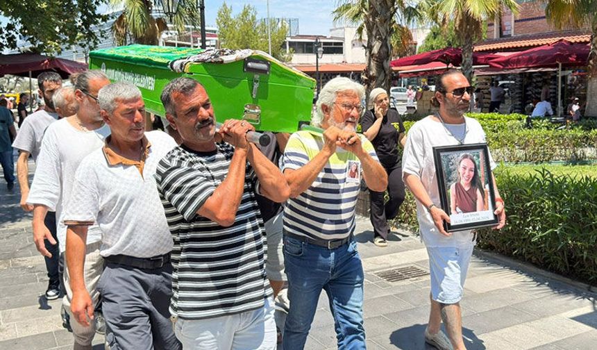 Oyuncu İrtem'in cenazesi camiye getirildi