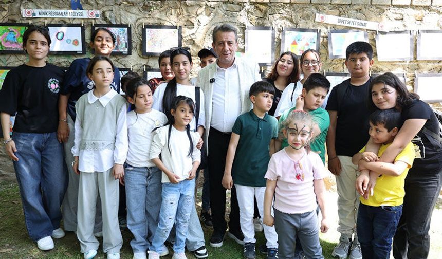 Başkan Yetişkin'den çocuklara armağan
