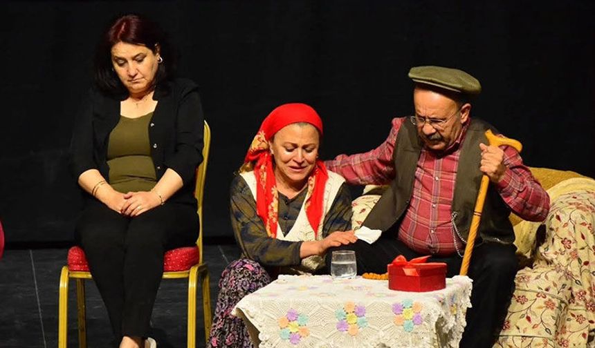 Efeler'de 'Karar Anı' tiyatro oyunu sahnelenecek