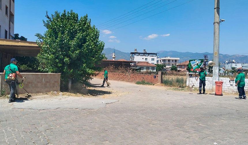 Efeler’de temizlik çalışmaları sürüyor