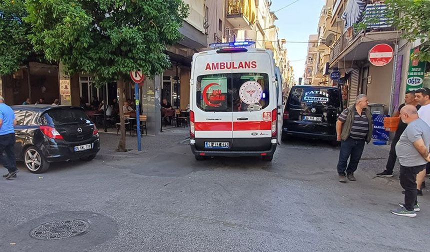Otomobil ile motosiklet çarpıştı