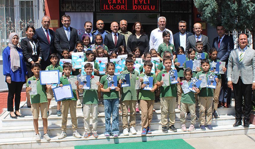 Aydın'da 190 bin öğrenci karne aldı