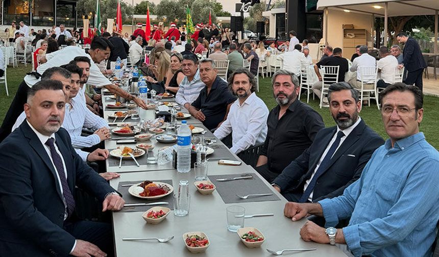 Berber ve kuaförler dayanışma gecesinde buluştu