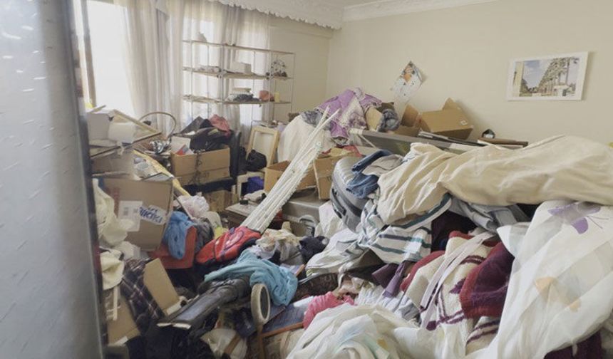 Kuşadası’nda çöp evden tonlarca atık çıktı