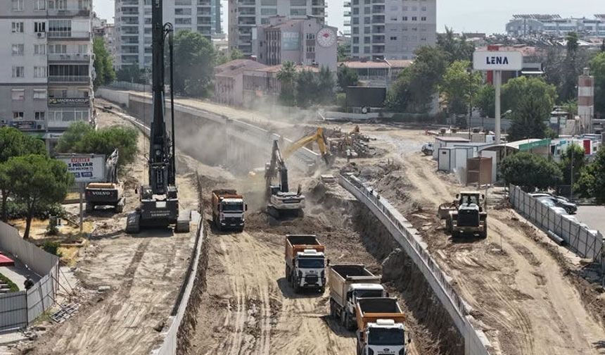 Yeni Dörtyol Köprülü Kavşağı'nda çalışmalar sürüyor