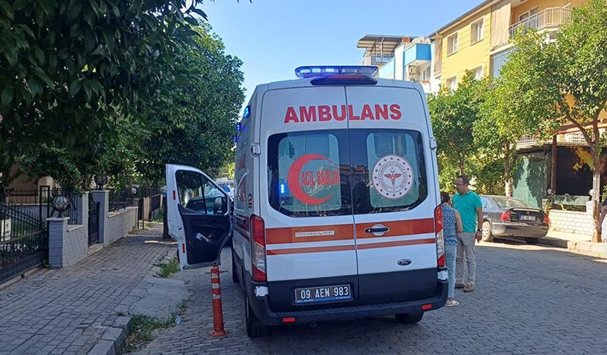 Motosiklet ile otomobil çarpıştı