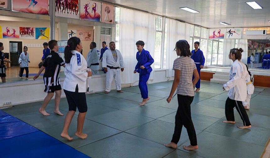 Başkan Anıl Yetişkin'den çocuklara hem spor hem geleceğe yatırım