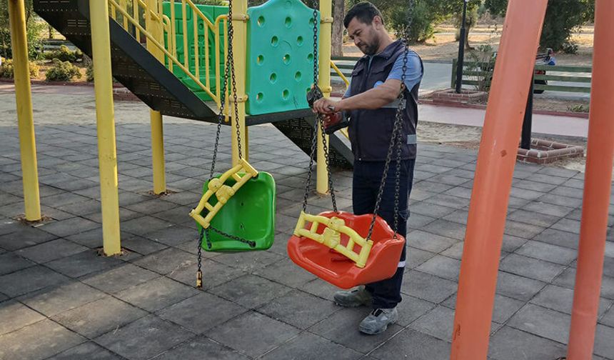 Didim Belediyesi parklarda bakım ve onarım çalışmalarını sürdürüyor