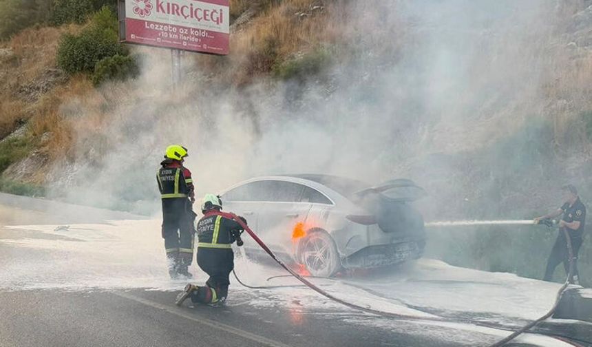 Aydın'da 8 milyon TL'lik elektrikli araç alev alev yandı