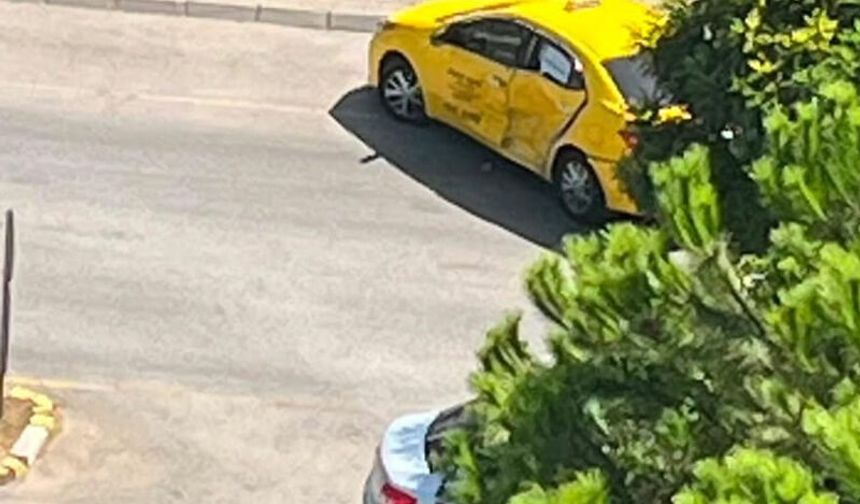 Aydın'da otomobille ticari taksi çarpıştı: 1'i ağır 2 yaralı