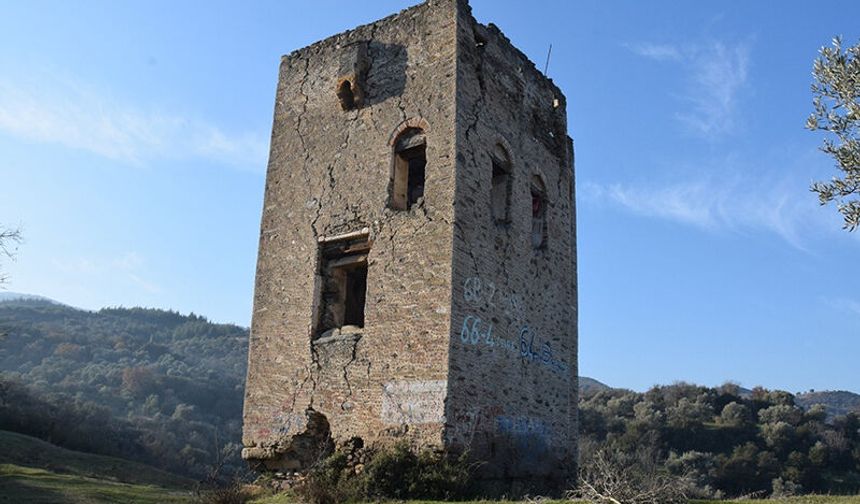 Donduran Kulesi duyarsızlığa yenildi