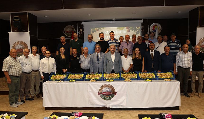 Söke'de sezonun ilk kuru inciri 600 TL'den alındı