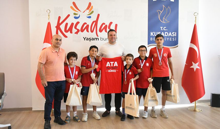 Şampiyon güreşçilerden Başkan Vekili Tahsin Demirtaş’a ziyaret