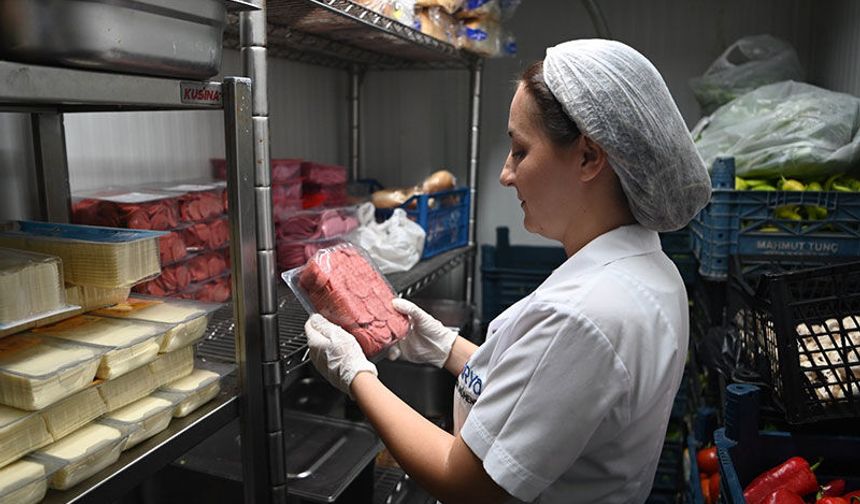 Kuşadası Belediyesi tesislerinde hijyen denetimleri aralıksız sürüyor