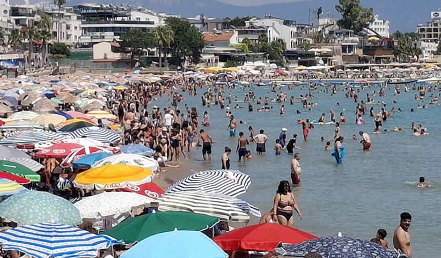 Altınkum plajında adım atacak yer kalmadı