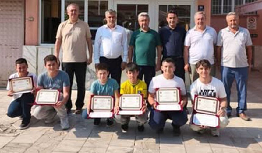 Nazilli’de hafızlığını tamamlayan öğrencilere belgeleri verildi