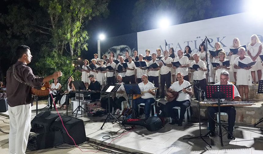 Didim Belediyesi Halk Müziği Korosu konserine yoğun ilgi