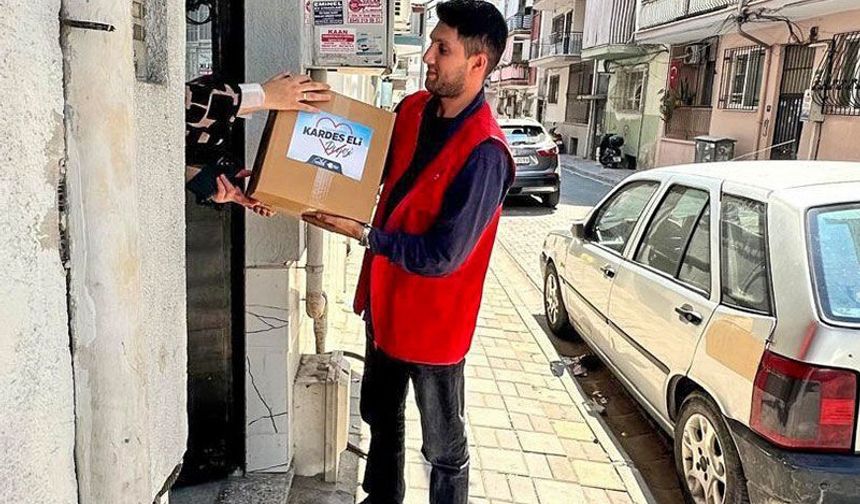Efeler’de ihtiyaç sahibi ailelere gıda desteği