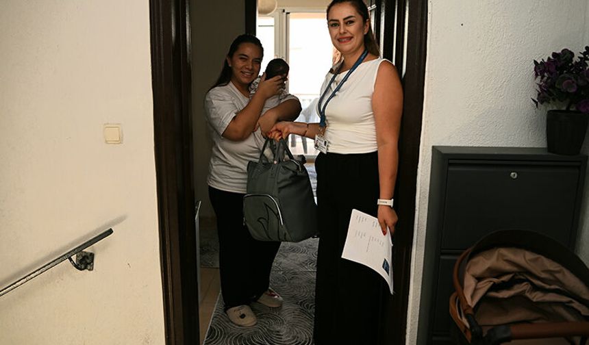 Kuşadası Belediyesi’nden 8 ayda 115 bebeğe hoş geldin ziyareti