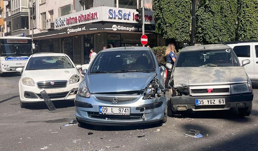 Aydın'da 3 araç birbirine girdi