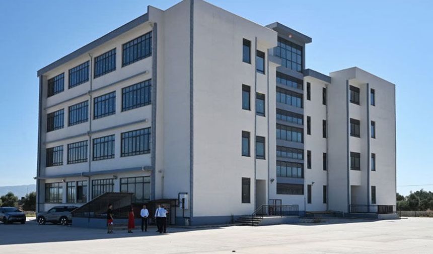 Efeler'de yeni ortaokul eğitim öğretim yılına hazırlanıyor