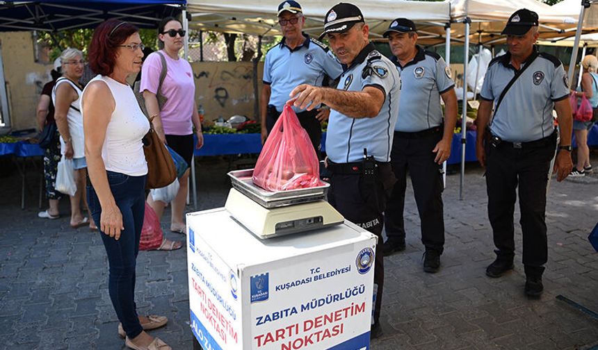 Kuşadası Belediyesi Zabıta Müdürlüğü’nden pazar yerlerinde sıkı denetim
