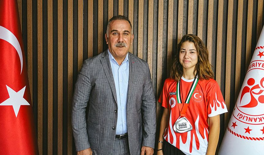 Aydınlı genç sporcu jujitsuda dünya 2'ncisi oldu