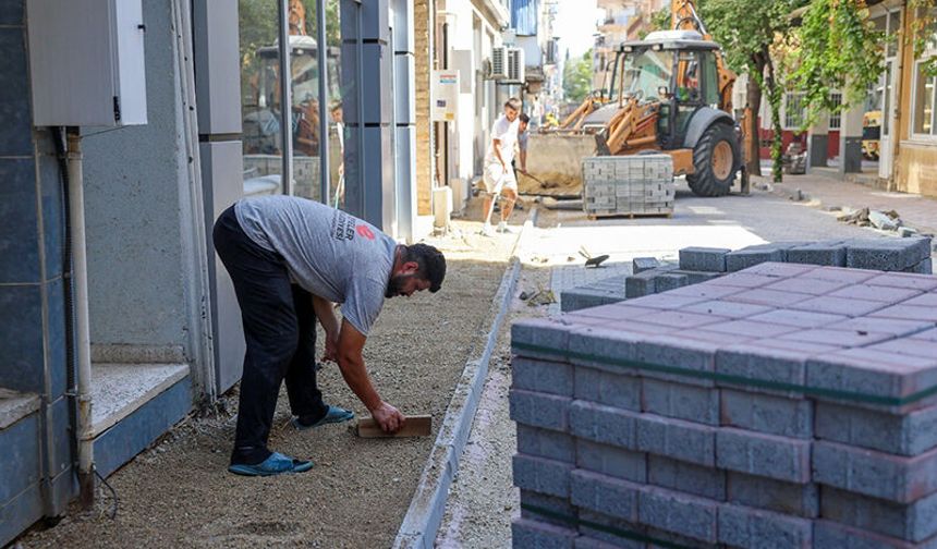 Efeler Belediyesi yol yenileme çalışmalarını sürdürüyor
