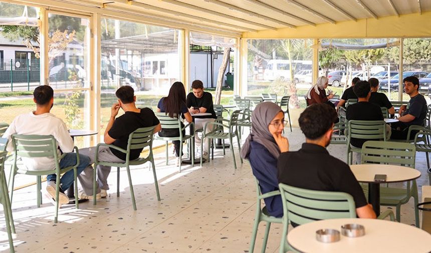 Üniversiteli gençlerden Yurt Kafe’ye yoğun ilgi