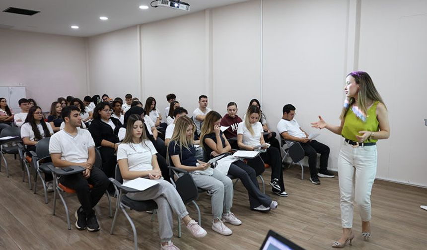 Efeler Belediyesi’nden gençlere her alanda destek