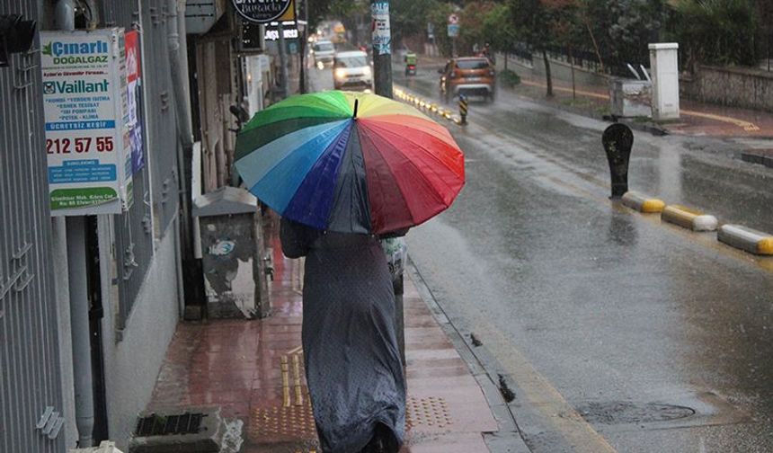 Sağanak yağış etkisini gösterdi