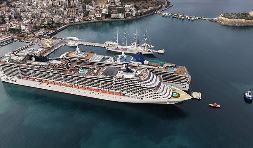Kuşadası’na turist akını!